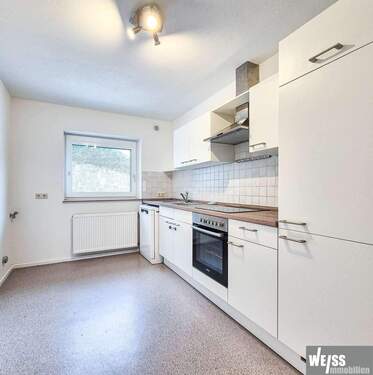 Küche mit EBK - 3 Zimmer Etagenwohnung in Rottendorf