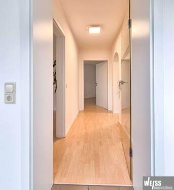 Flur - Etagenwohnung mit 68,00 m² in Rottendorf zur Miete