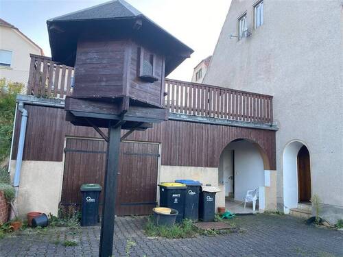Garage am Haus und Zugnang - 