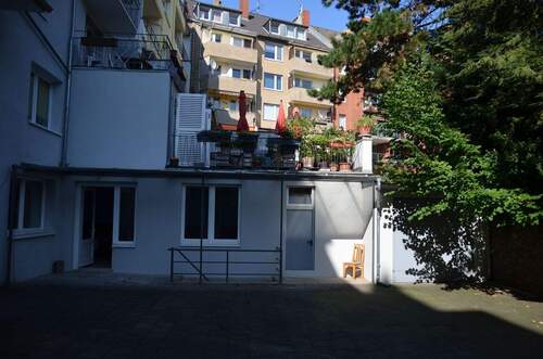 Außenansicht.JPG - Hinterhof Geschäftsräume als Büro, Atelier oder Yogaraum zu vermieten!