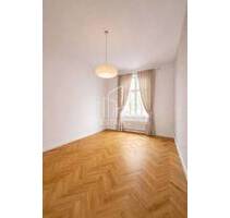 Charlottenburg: Kernsanierte 3-Zimmer-Wohnung mit Balkon, Fischgrätparkett, Aufzug & ruhiger Lage - Berlin