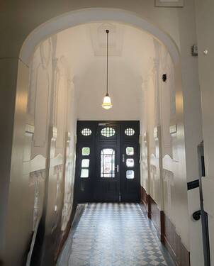 Hauseingang - Etagenwohnung mit 64,20 m² in Berlin zum Kaufen