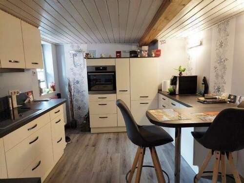 Neue Einbauküche in der Hauptwohnung - Mehrfamilienhaus, Wohnhaus zum Kaufen in Tann