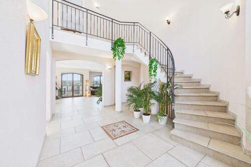 Eingangsbereich - Einfamilienhaus mit 266,70 m&sup2; in Schöndorf zum Kaufen