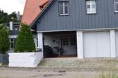Garagen beim Hauseingang - Einfamilienhaus mit 450,00 m&sup2; in Oberreichenbach zum Kaufen