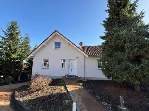 Haus - Ihr Traumhaus direkt an der Weinstraße Saale-Unstrut gelegen!