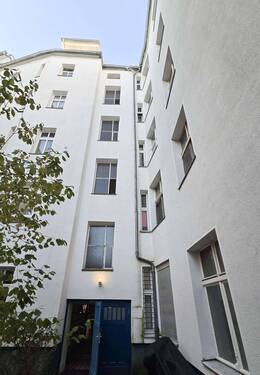 Hausansicht - 3 Zimmer Etagenwohnung zum Kaufen in Berlin