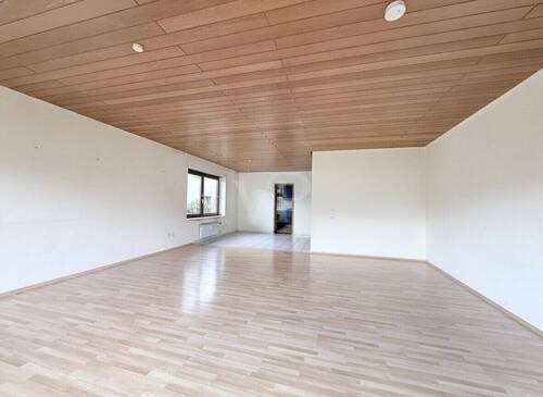 Wohnzimmer - 4 Zimmer Etagenwohnung zur Miete in Mühlacker / Lomersheim