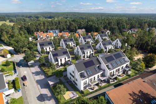 Luftbild_Visu_Bischofsweiher (1).jpg - Sonnige Terrasse, privater Gartenanteil, Tageslicht-Bad, separates Dusch-WC, Nähe Dechsendorfer Weiher
