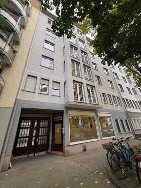 Hausansicht - Top-renovierte 3-Zimmerwohnung nähe Zollhafen & Rhein in der Mainzer Neustadt