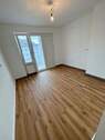 Küche mit Zugang zum Balkon - 