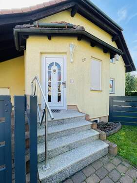 Hauseingang - 6 Zimmer Einfamilienhaus zum Kaufen in Nordhausen