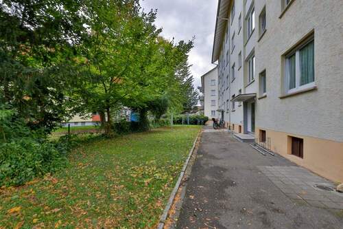 Bild 2 - 2 Zimmer Etagenwohnung zum Kaufen in Singen (Hohentwiel)