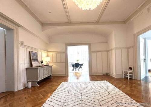 Diele - 5 Zimmer Etagenwohnung in Würzburg