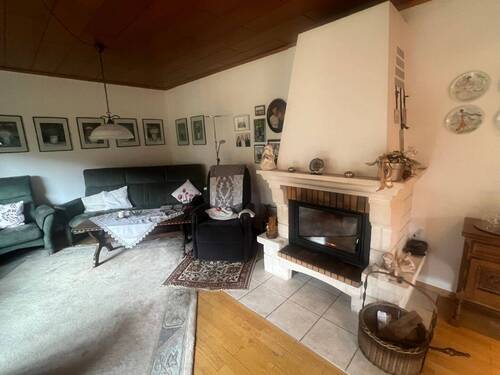 Wohn- und Esszimmer EG mit Kamin - 