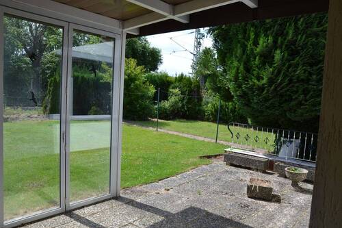 Überdachte Terrasse zum Süden - 