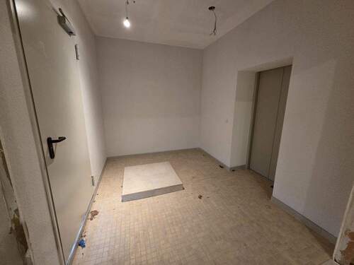 Fahrstuhl - 7 Zimmer Büro in Eisenach