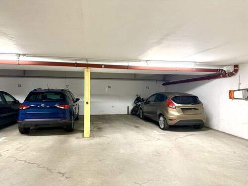 Tiefgaragen Stellplatz - 