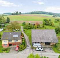 Großzügiges Bauernanwesen mit Haus, Scheune und Wiesengrundstück - Helmstadt-Bargen