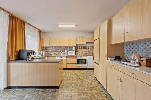 Großzügige Küche - 7 Zimmer Einfamilienhaus in Helmstadt-Bargen