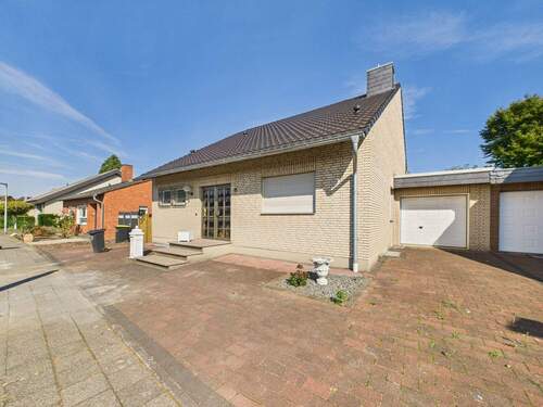 Hausansicht - 4 Zimmer Einfamilienhaus zum Kaufen in Bergheim