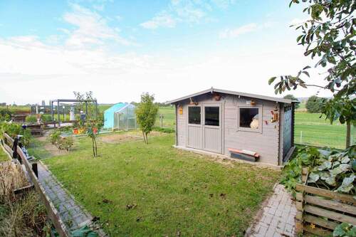 Garten mit Gartenhäuschen - 