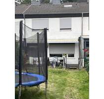 * ZWANGSVERSTEIGERUNG* Im Auftrag der betreibenden Gläubigerin* Für den Erwerber provisionsfrei* Kleines Reihenhaus - Krefeld Gartenstadt