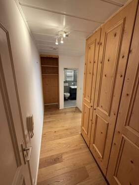 Diele / mit Einbauschrank - 