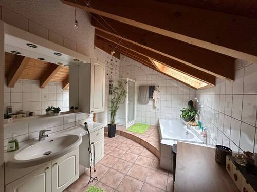 Badezimmer Dachgeschoss - 