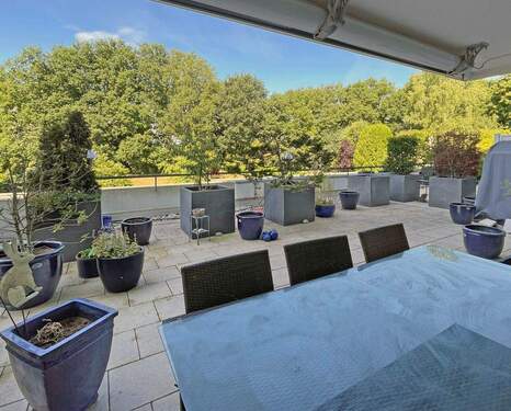 Titel Terrasse - Mit Blick ins Grüne von Ihrer Dachterrasse