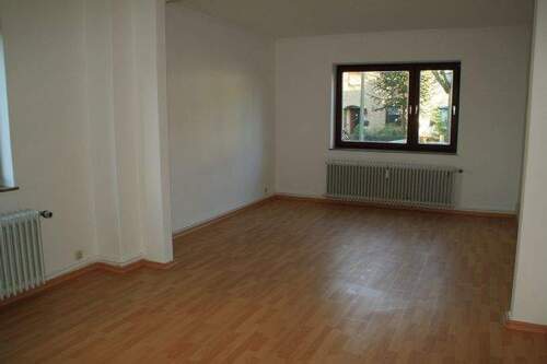 Teilweise Laminatboden - 1 Zimmer Mehrfamilienhaus, Wohnhaus in Bremen