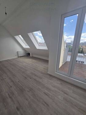 Wohnzimmer - 2 Zimmer Etagenwohnung zur Miete in Berlin