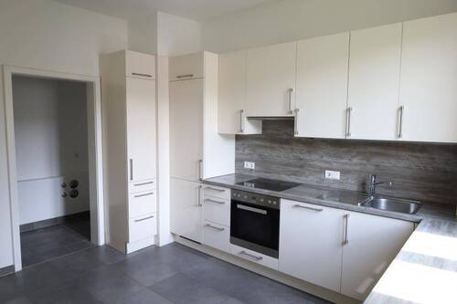 EBK mit Speisekammer 1. OG - 1 Zimmer Mehrfamilienhaus, Wohnhaus in Albstadt