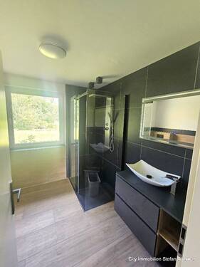 neues Tageslichtbad mit Dusche - 