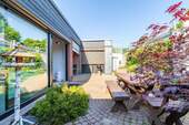 Garten am Terrassenfenster - 