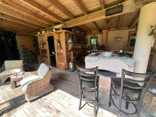 Outdoorküche neben Schwimmteich - 