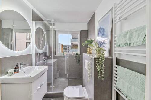 Badezimmer - 2 Zimmer Etagenwohnung zum Kaufen in Böblingen