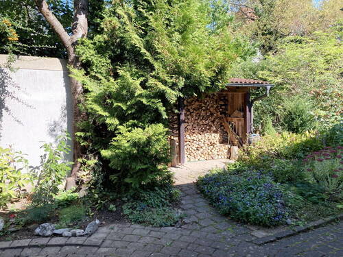 Holzunterstand - 