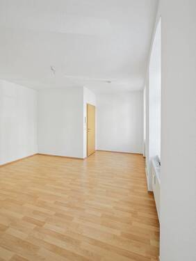 Wohn-u. Schlafzimmer a - Etagenwohnung mit 30,00 m² in Neustadt zur Miete