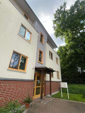 Hausansicht - Terrassenwohnung mit 66,70 m² in Chemnitz zur Miete