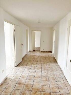 Flur - 4 Zimmer Etagenwohnung in Döbeln