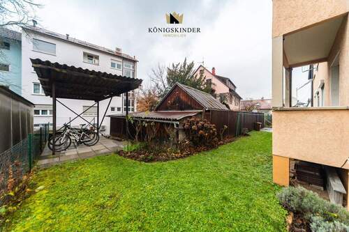 Fahrradstellplatz und Garten hinter dem Haus - 