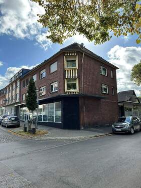 Haupthaus.JPEG - Gepflegtes, voll vermietetes Mehrfamilienhaus inkl. 2 Gewerbeeinheiten in Moers