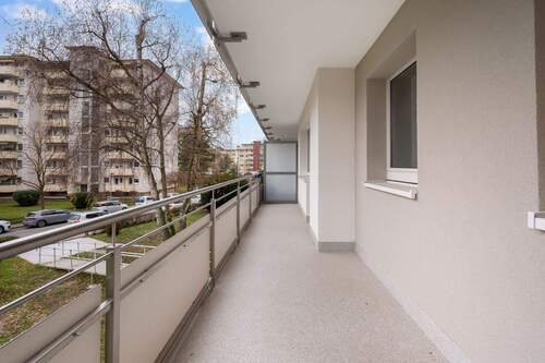 Süd-Balkon - 2 Zimmer Etagenwohnung in Neu-Isenburg