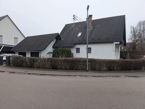 Front3 - 6 Zimmer Einfamilienhaus in Walkertshofen