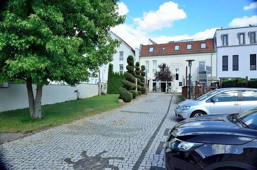 Rückansicht - Stellplätze - Büro mit 530,00 m&sup2; in Oranienburg zum Kaufen