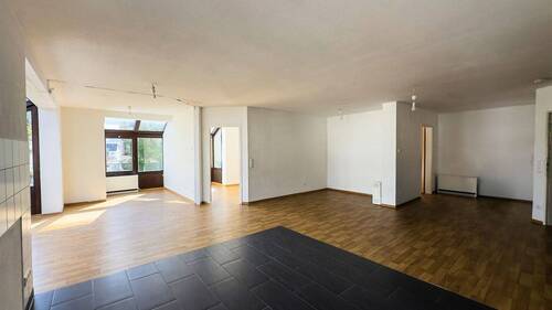 Wohnzimmer - 3 Zimmer Etagenwohnung zum Kaufen in Gärtringen