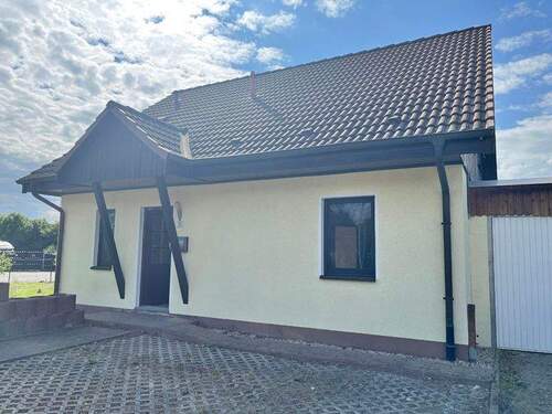 Hausansicht vorn - 4 Zimmer Mehrfamilienhaus, Wohnhaus zur Miete in Grimma