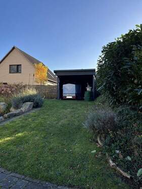Carport mit Abstellschuppen - 