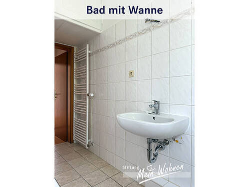 Bad mit Wanne - 